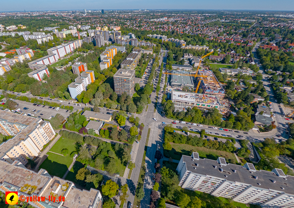 02.09.2022 - Baustelle Grundschule am Karl-Marx-Ring und Villa in der Niederalmstraße 16 in Neuperlach